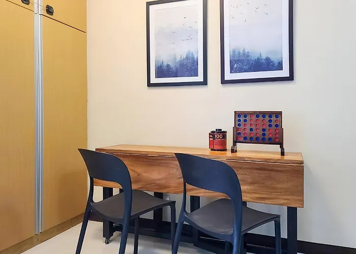 Apartment Max Dwell Bgc Creative Space With 84 " Cinema *