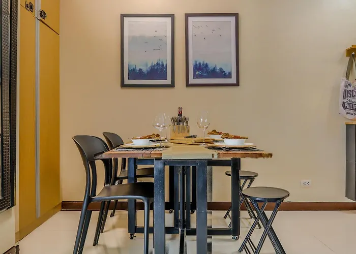 Max Dwell Bgc Creative Space With 84 " Cinema * Manila